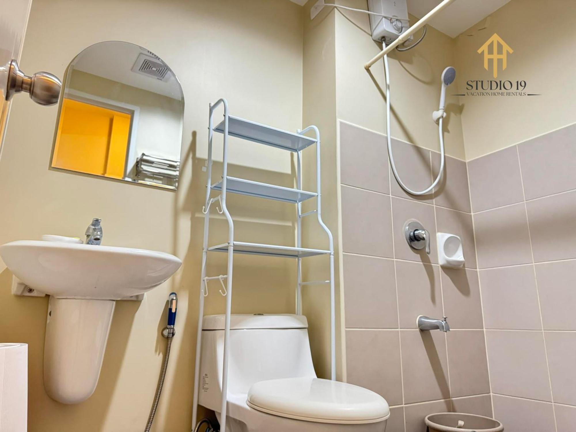 Modern Designed Studio Condo Near Ayala Centrio Cagayan de Oro Eksteriør bilde